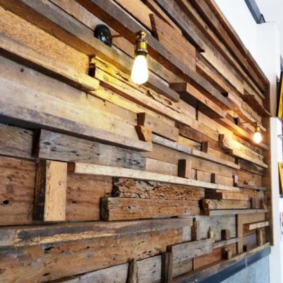 ‘คำจันทร์ ยาโน’ ศิลปินผู้ให้ชีวิตกับเศษไม้