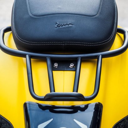 ตะแกรงท้าย Zelioni Vespa GTS. Black