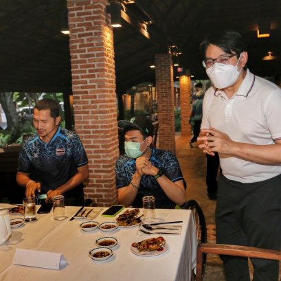 ทัพฮีโร่พาราไทย อิ่มหนำสำราญ ชิมอาหารทะเลสุดชิล ริมหาด ภายใต้โครงการ "ภูเก็ต-แซนด์บ็อกซ์"