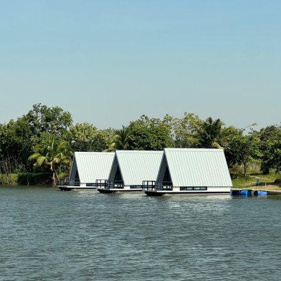 บ้านกลางน้ำ Floating House