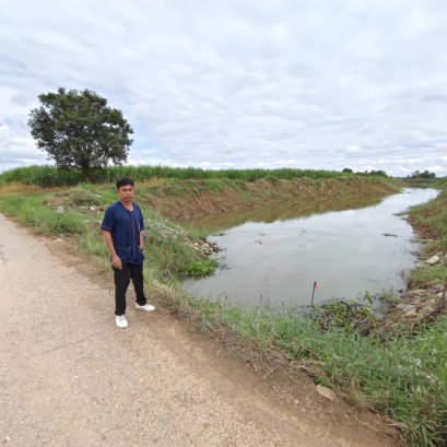 คบ.สุโขทัย  ลงพื้นที่ติดตามการดำเนินการกำจัดวัชพืชและสิ่งกีดขวางทางน้ำโดยเครื่องจักรในคลองระบายน้ำคลองแต้ว และคลองระบายน้ำคลองปู