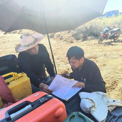 คบ.สุโขทัย  ลงพื้นที่การระวังชี้แนวเขตและลงชื่อรับรองเขตที่ดิน  (บริเวณติดทางชลประทานบ่อ L13)