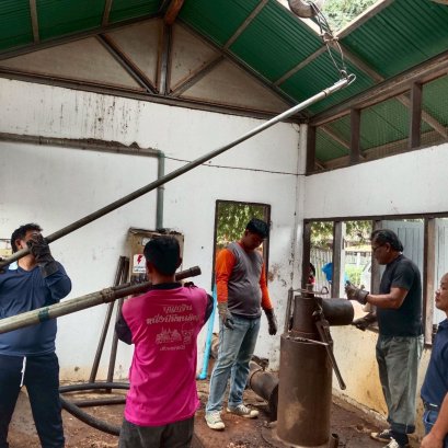 คบ.สุโขทัย  ลงพื้นที่ติดตามการดำเนินงานเป่าล้างบ่อสูบน้ำใต้ดินที่ 49