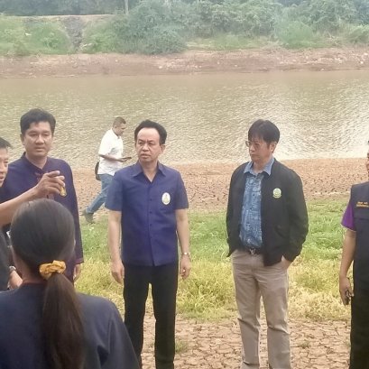 คบ.สุโขทัย  ร่วมลงพื้นที่ตรวจสอบเตรียมความพร้อมรับมือน้ำหลากในฤดูฝนบริเวณประตูระบายน้ำ บ้านหาดสะพานจันทร์ จังหวัดสุโขทัย