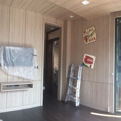 บิ้วอินบ้าน ด้วยลามิเนตลายไม้ ไม่โบ...แต่โมเดิร์น 