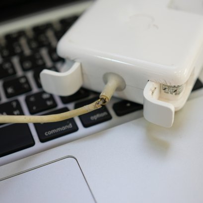 สายชาร์จไฟแมคบุ๊คขาด, ชำรุด สามารถซ่อมเปลี่ยนเฉพาะสายได้