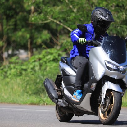  NMAX Y-Connecte อยากไปไหน แค่ปลายนิ้วกดกับ