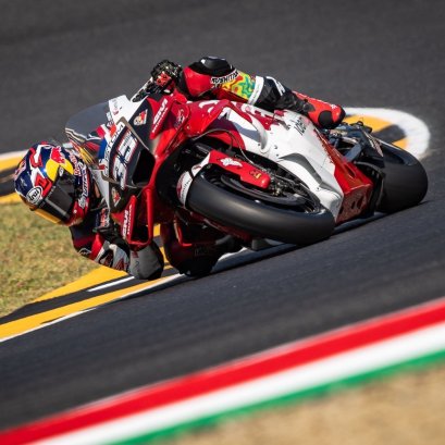 นักบิดโมโตจีพีชาวไทยอย่าง ก้อง สมเกียรติ จันทรา หมายเลข 35 จาก อิเดมิตสึ ฮอนด้า แอลซีอาร์ บิดคว้ากริดที่ 22