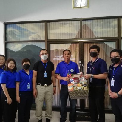 มอบของขวัญปีใหม่ให้กับลูกค้าสหธานี มาร์เก็ตติ้ง