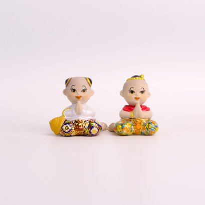 เด็กหญิง-นั่งสวัสดี