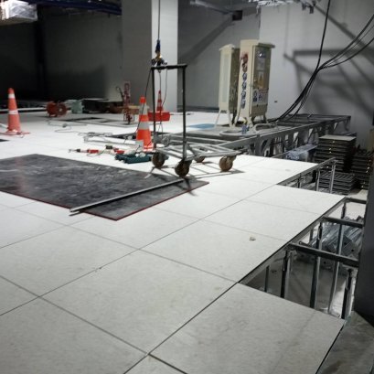 โครงการติดตั้งพื้นยกระดับ สูง 1 เมตร ห้องควบคุมไฟฟ้า