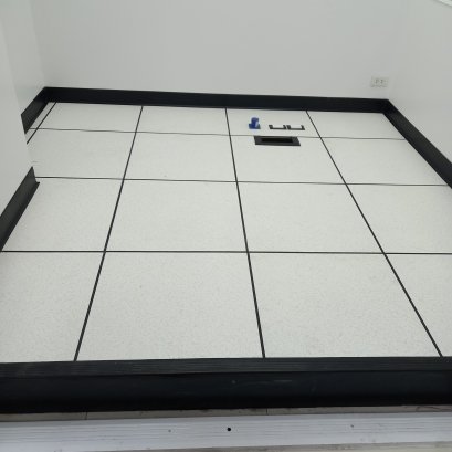 งานพื้นยกระดับ Raised Floor  Server Room