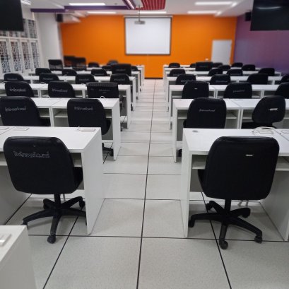 โครงการ ติดตั้งพื้นยกระดับ Raised Floor  พื้นที่ 140 ตรม สูง 30 ซ.ม 