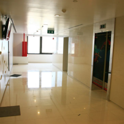 ควบคุมงานก่อสร้าง : ปรับปรุงอาคารและตกแต่งภายในสำนักงาน ธ.นครหลวงไทย สำนักงานใหญ่