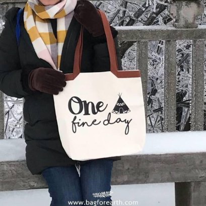 การเลือกใช้สายหิ้วของกระเป๋าผ้าแต่ละแบบพื่อเพิ่มมูลค่าทำให้กระเป๋าผ้าคุณดูสวยงาม