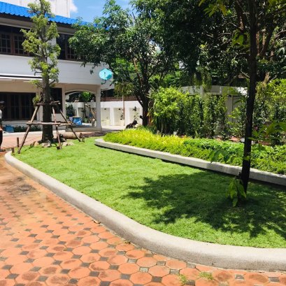ปูหญ้านวลน้อย 40 ตรม หน้างานพระราม3
