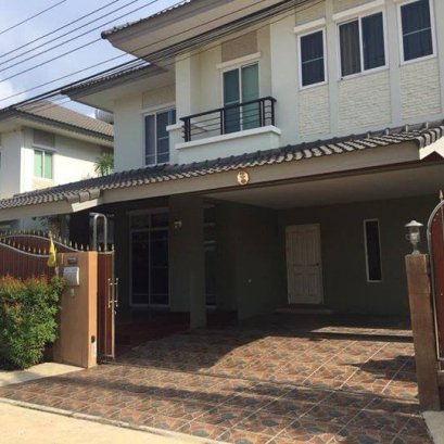 House in compound The Plant Soi Pattana Chonnabot 3