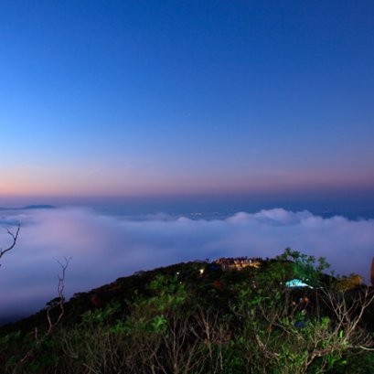 สักการะรอยพระบาทพลวง เขาคิชฌกูฏ