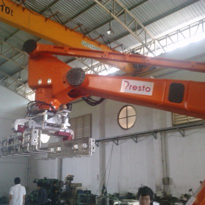 มือหุ่นยนต์หยิบถุง