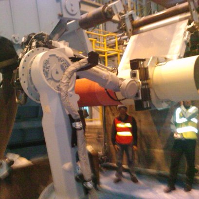 มือหุ่นยนต์ขนาดใหญ่