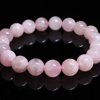 Rose Quartz Madagascar (โรสควอตซ์ มากัสก้าร์) หินแห่งความรัก มีเสน่ห์ และผู้คนเมตตา