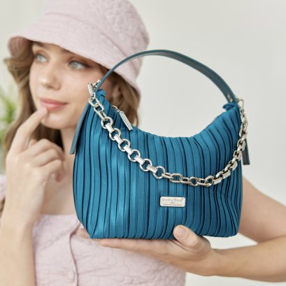 Ava-Peacock