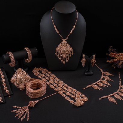 เครื่องประดับพระนครสีพิ้งโกล์ด