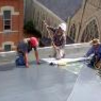 วัสดุมุงหลังคาและการป้องกันการรั่วซึม