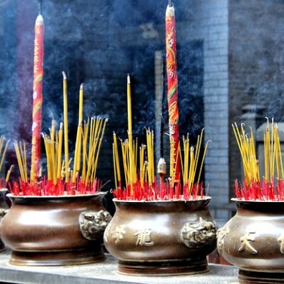 ธูปในการไหว้สิ่งศักดิ์สิทธิ์ ใช้ธูปกี่ดอกดีนะ?