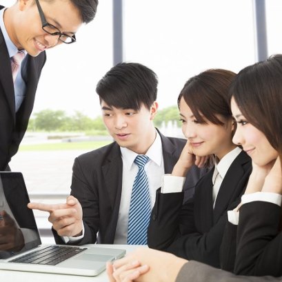 การพัฒนาตนเอง ทักษะทางสังคม และมารยาททางสังคม 