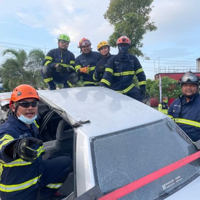 บรรยากาศการฝึก Rescue Tecnicques @ Command And Control Response Expressway 3 nd course Heavy Rescue Thailand training is conducted in collaboration with Expressway Authority of Thailand (EXAT)