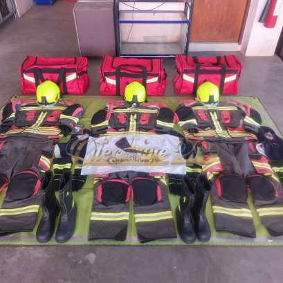 ผลงานการส่งมอบชุดดับเพลิงเพื่อความปลอดภัย For Fireman