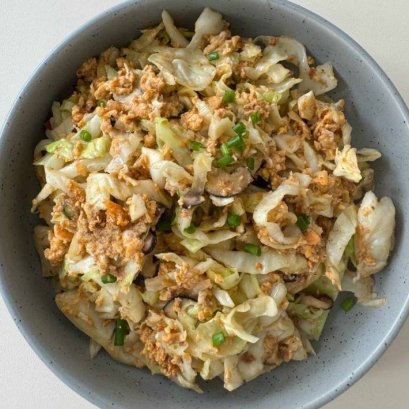 Sauteed Cabbage with Egg and Fresh Shiitake
