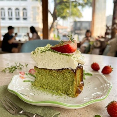 Matcha Basque Cheesecake