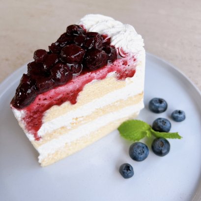 Blueberry fresh cream cheesecake