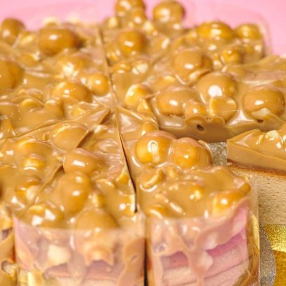 Macadamia Caramel Cheesecake