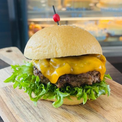 ketoconnect cafe burger in Bangkok