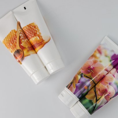 There are many factors for pharmaceutical tube manufacturers to consider when creating high quality plastic tubes.