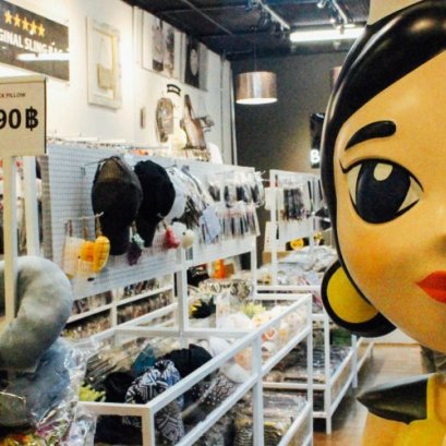 THE EYE-CATCHING CARTOON MASCOTS!.