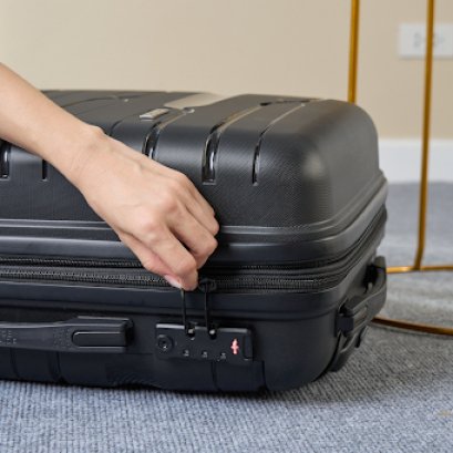 กระเป๋าเดินทาง