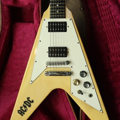 Gibson Flying V’67 Vintage White 1997 Ebony Board (3.3kg)
