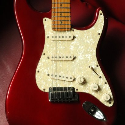 Fender American Deluxe Candy Apple Red 2004 (3.7kg)