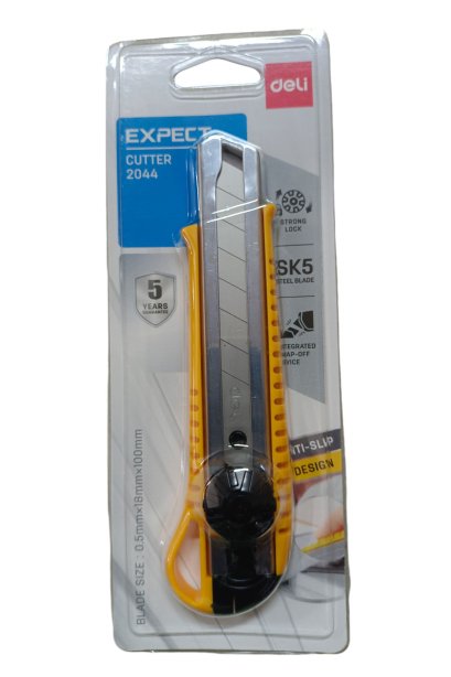 คัตเตอร์ Deli No.2044 ขนาด 18 มม