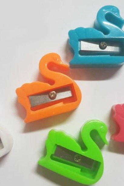 กบเหลาดินสอ 2 รู ลายหงส์