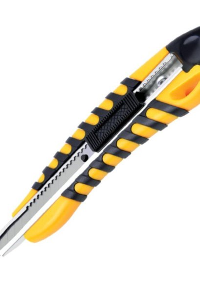 คัตเตอร์ ตราช้าง R-902 ขนาด 9 มม.