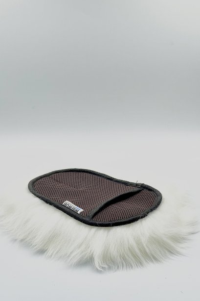 ถุงมือล้างรถขนแกะแท้ (WIBWUB Wool wash mitt)