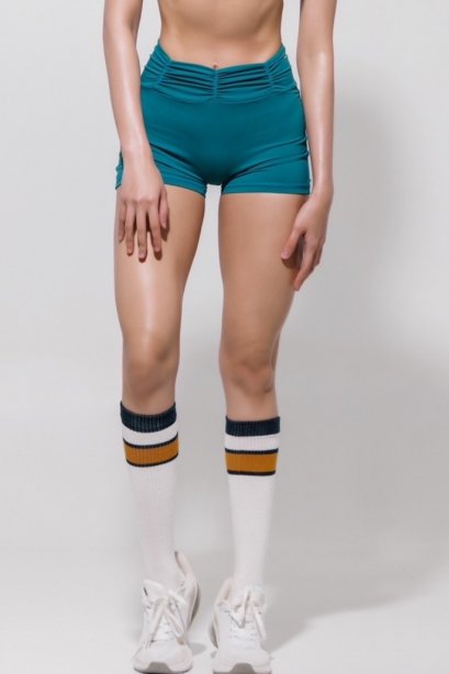 Betty shiny shorts - กางเกงฟิตเนส