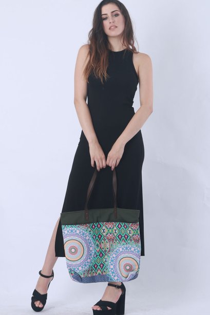 กระเป๋าสะพายไหล่ทรงใหญ่ / กระเป๋าผ้าแคนวาส / ฟรีค่าจัดส่ง