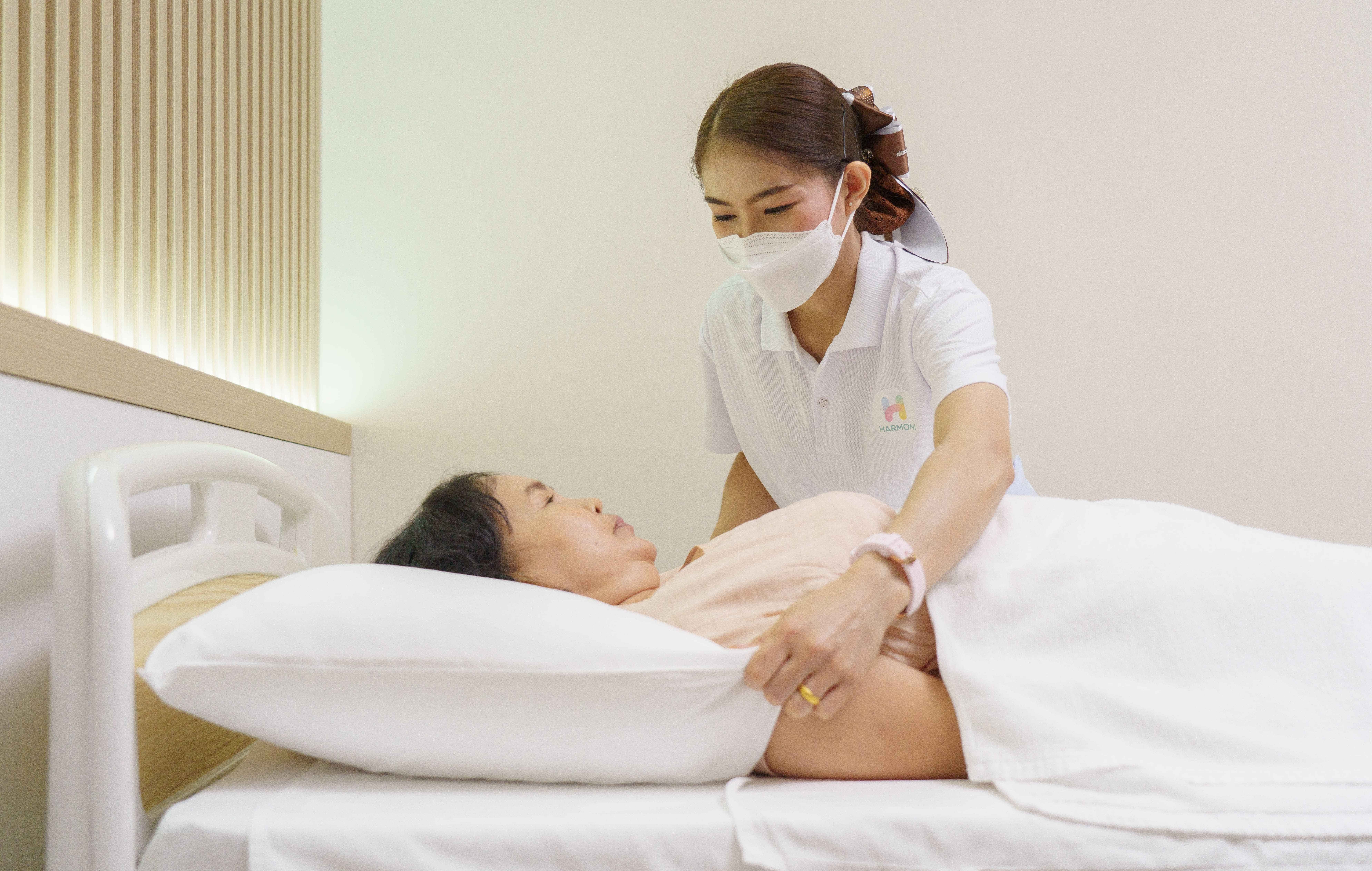 ดูแลผู้สูงอายุที่บ้าน ดูแลผู้สูงอายุที่บ้าน