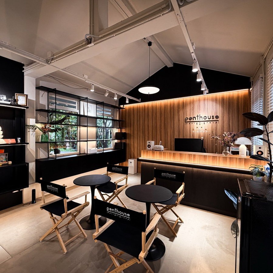 พื้นที่ต้อนรับและโต๊ะนั่งคุยในสำนักงาน — Penthouse Design Group พื้นที่ต้อนรับและโต๊ะนั่งคุยในสำนักงาน — Penthouse Design Group